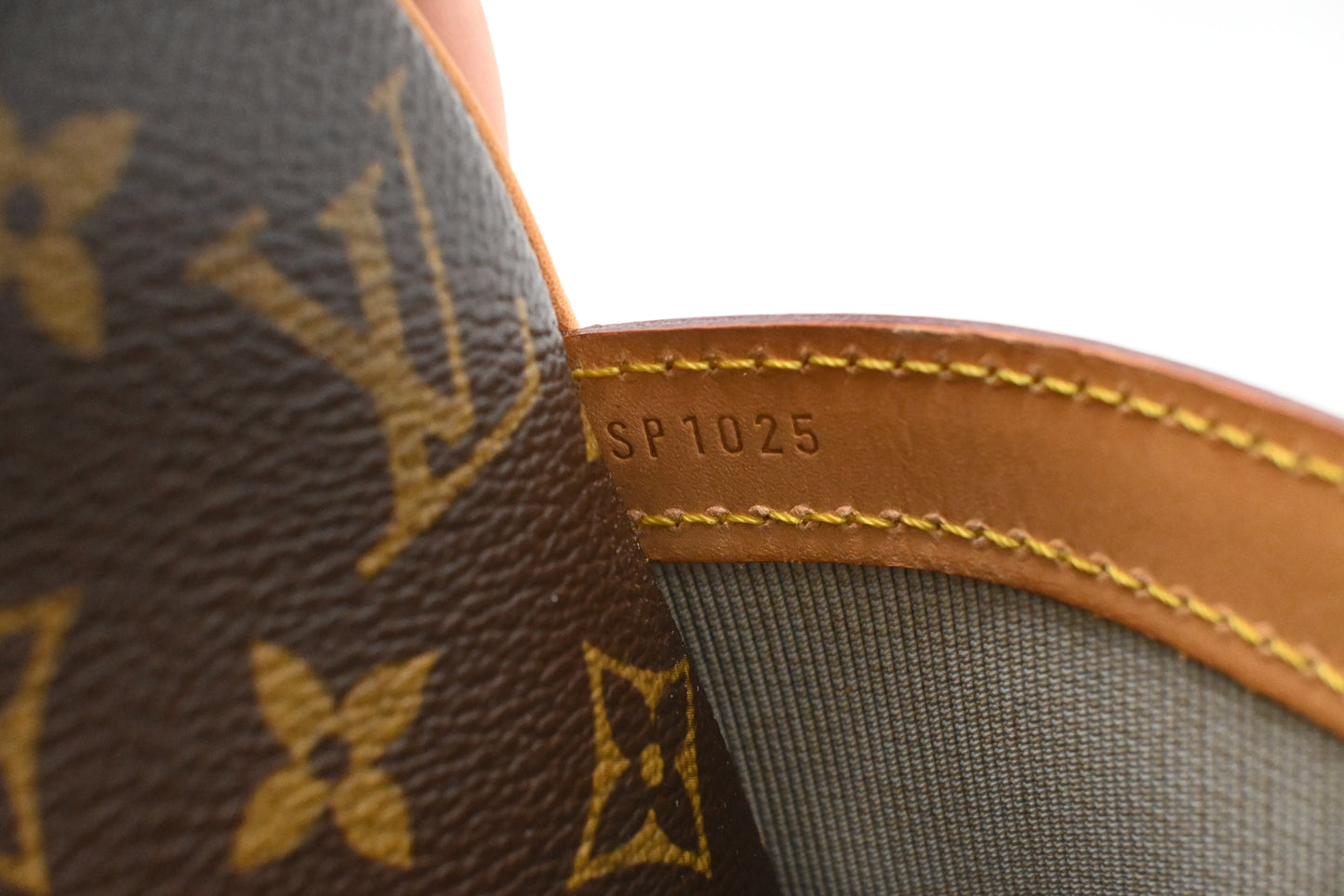 Louis Vuitton Reporter GM in Monogram Canvas