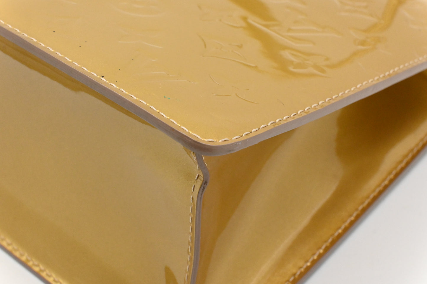 Louis Vuitton Deesse PM in Gold Vernis Leather