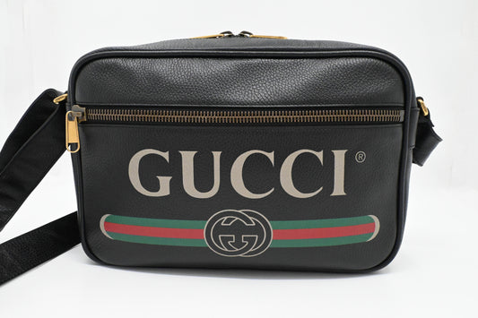 Gucci Messenger Bag in Black Leather