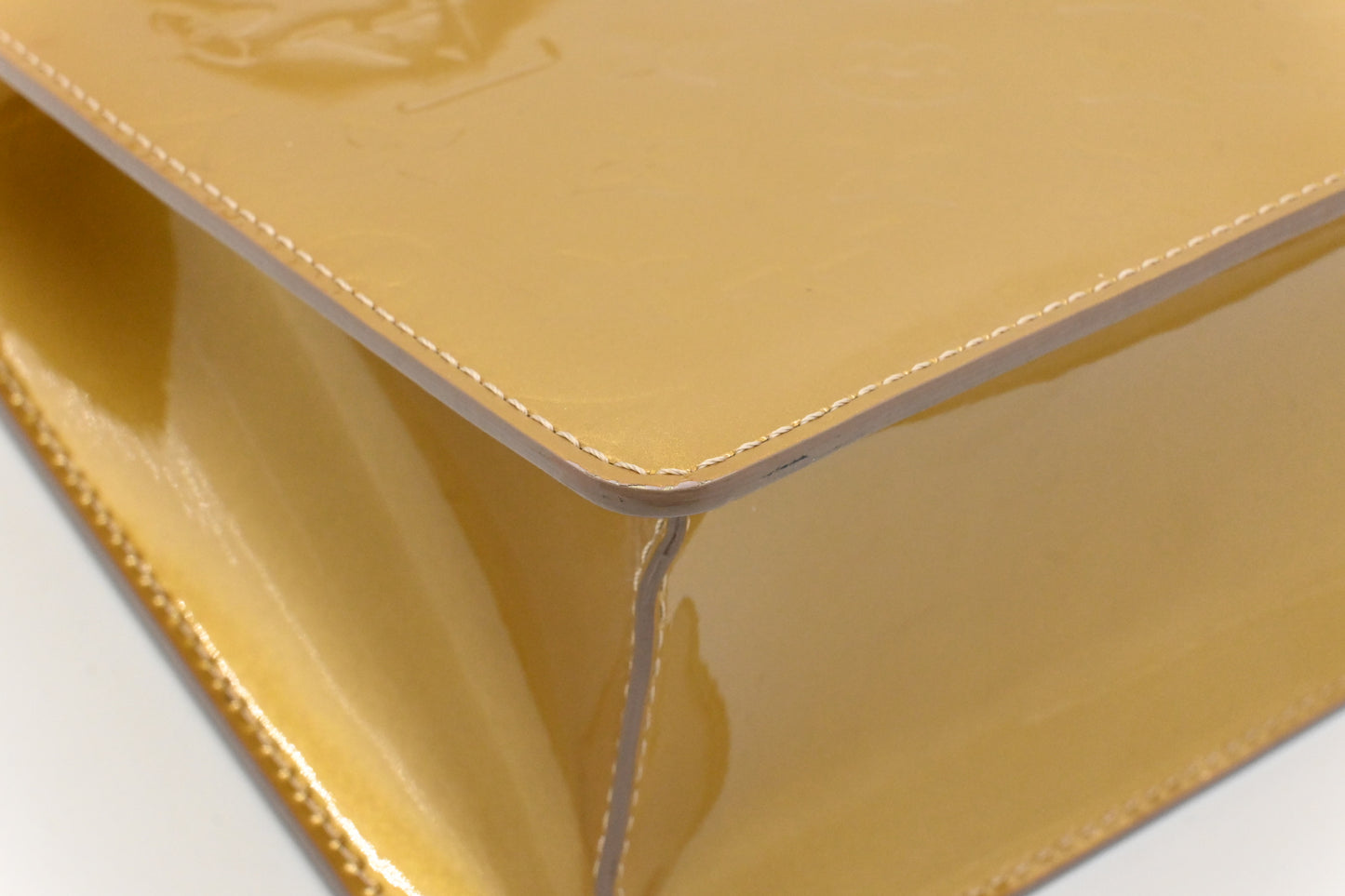 Louis Vuitton Deesse PM in Gold Vernis Leather