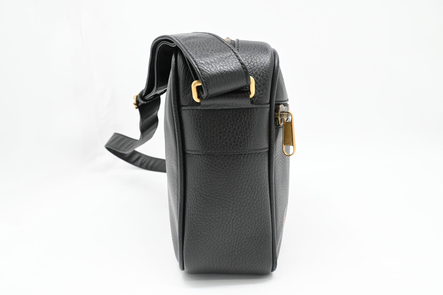 Gucci Messenger Bag in Black Leather