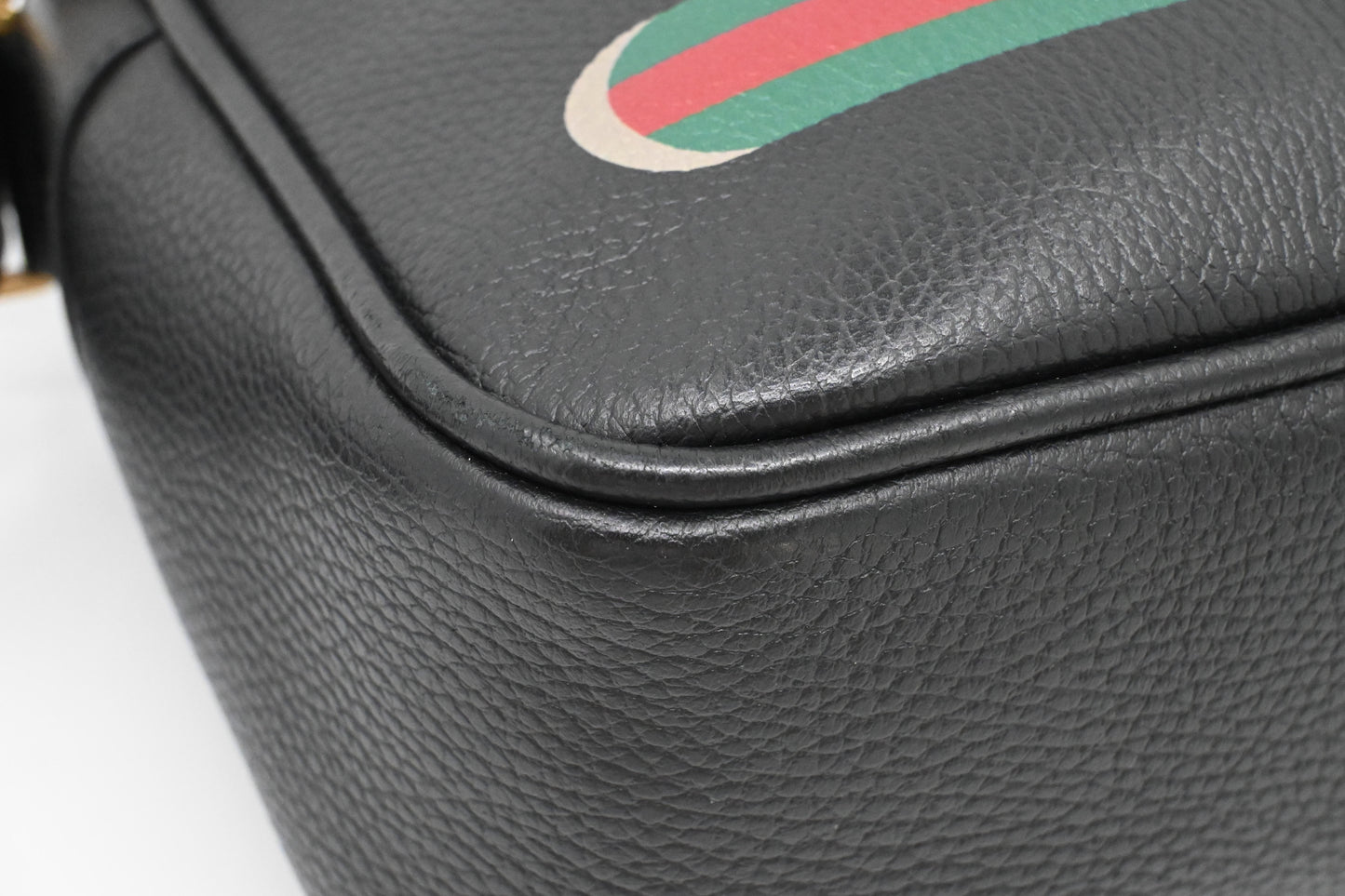 Gucci Messenger Bag in Black Leather
