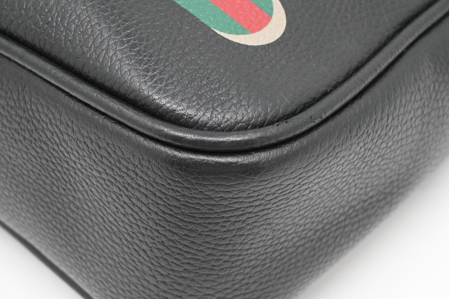 Gucci Messenger Bag in Black Leather