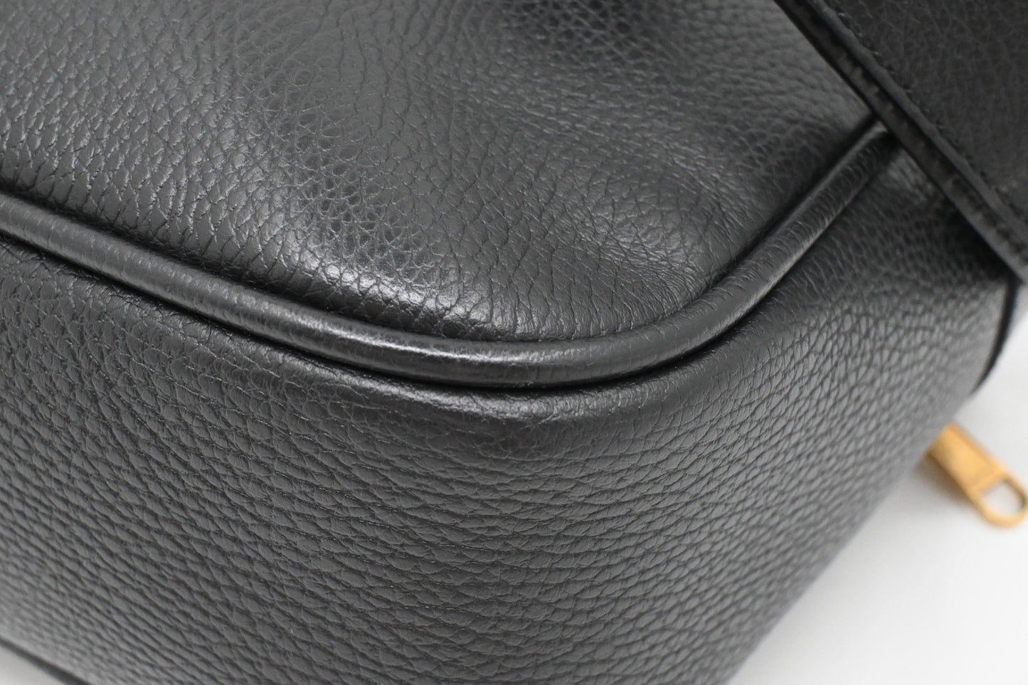 Gucci Messenger Bag in Black Leather