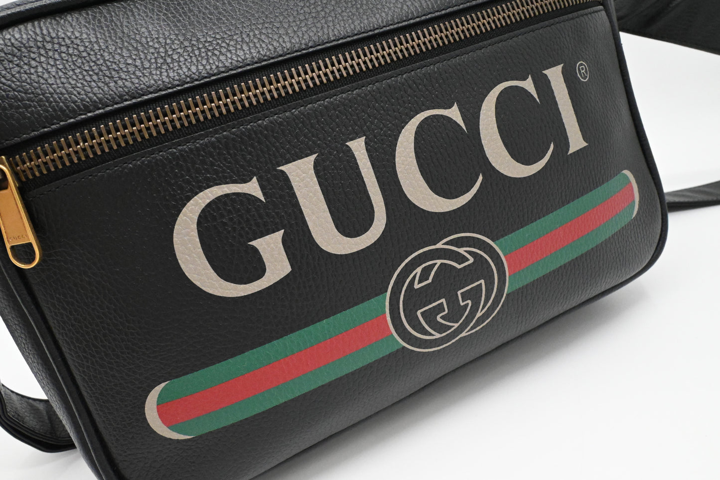Gucci Messenger Bag in Black Leather