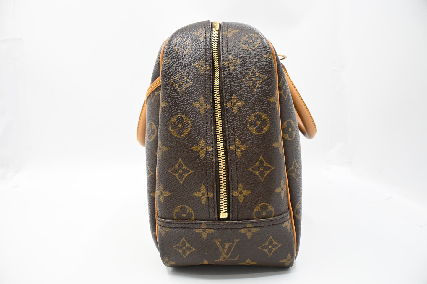 Louis Vuitton Deauville in Monogram Canvas