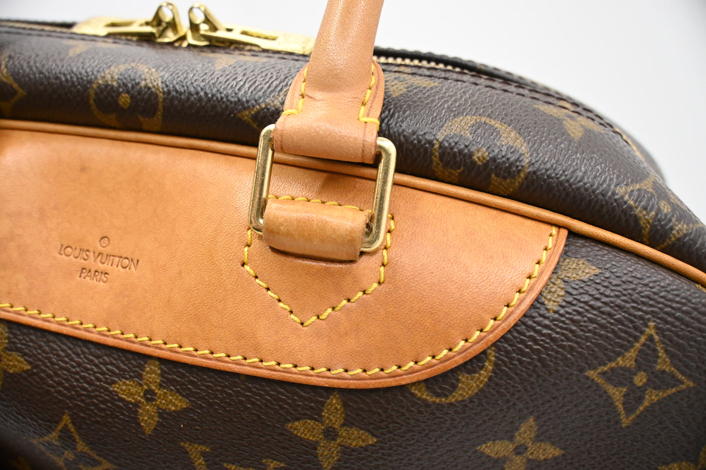 Louis Vuitton Deauville in Monogram Canvas