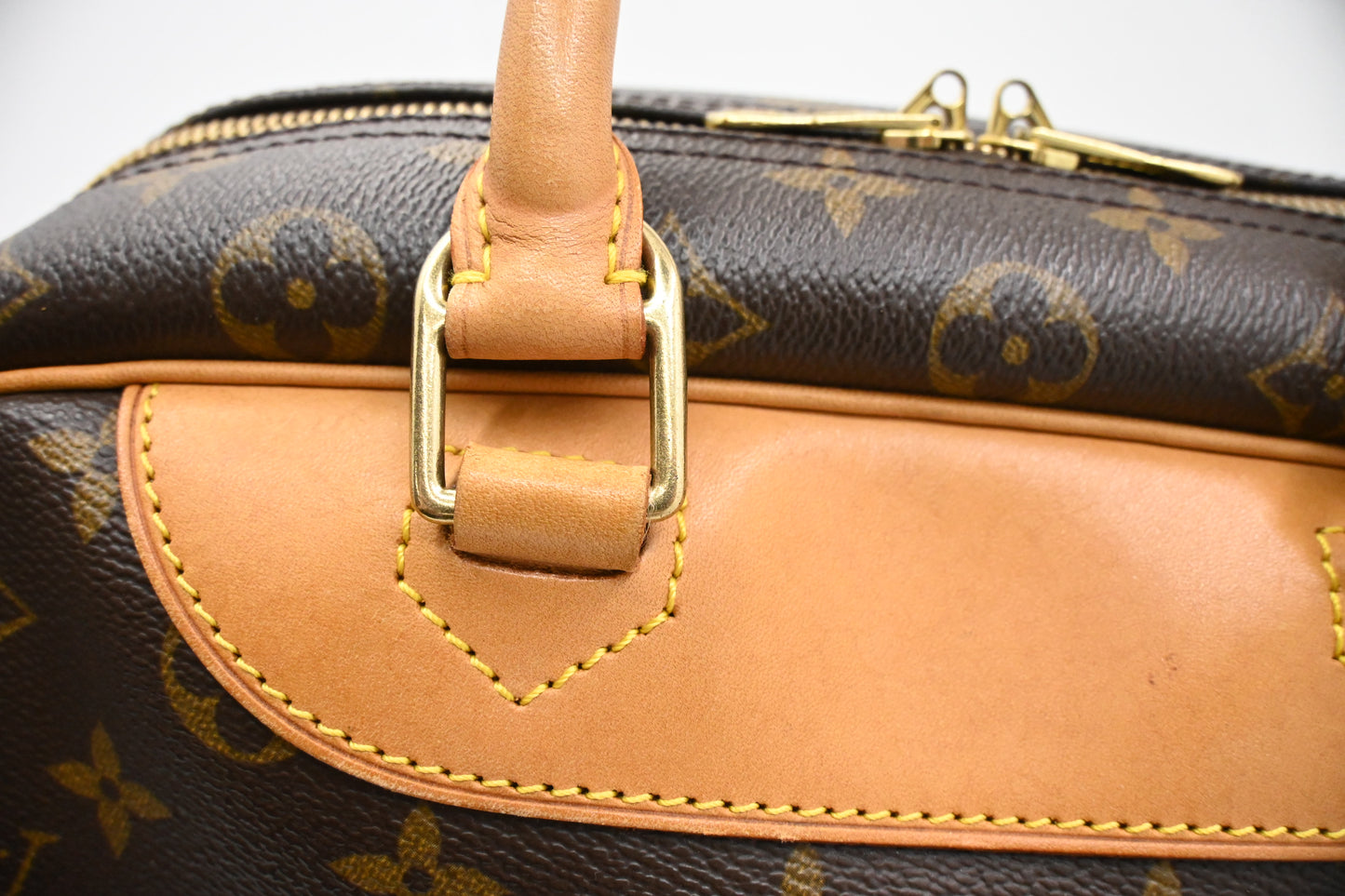 Louis Vuitton Deauville in Monogram Canvas