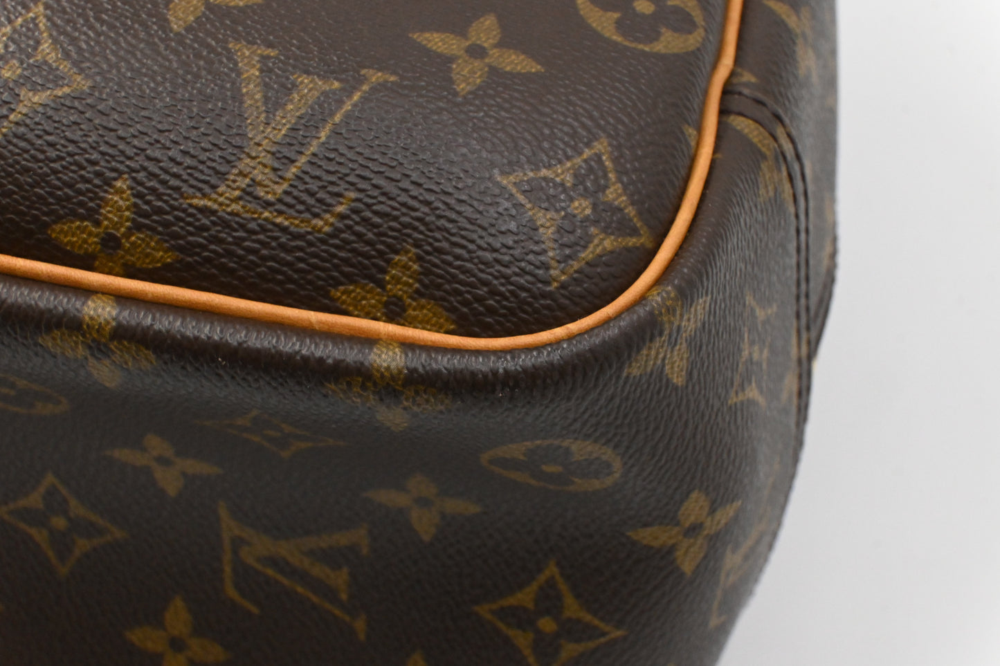 Louis Vuitton Deauville in Monogram Canvas