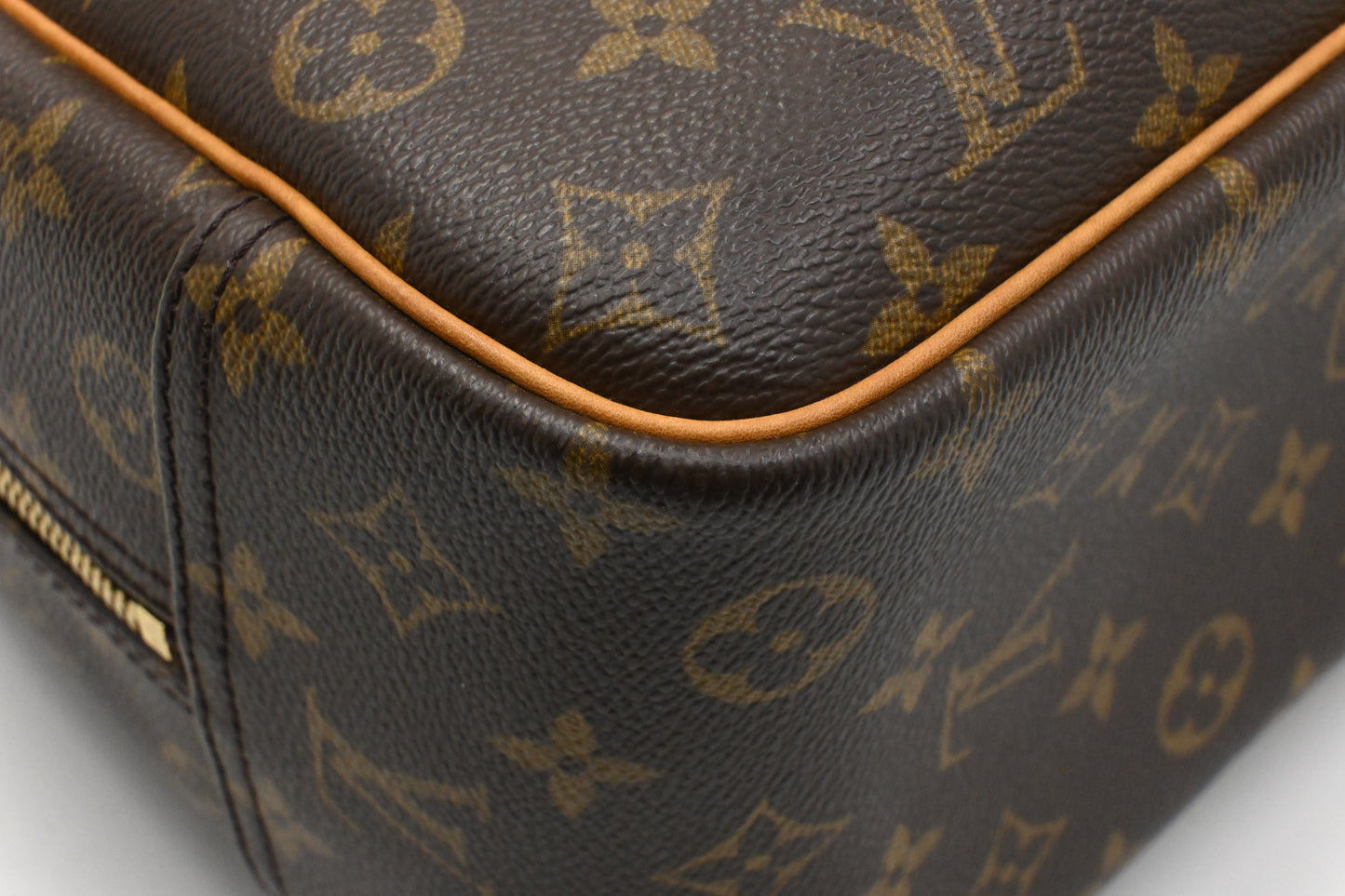 Louis Vuitton Deauville in Monogram Canvas