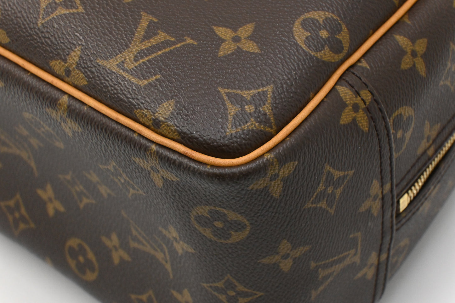 Louis Vuitton Deauville in Monogram Canvas
