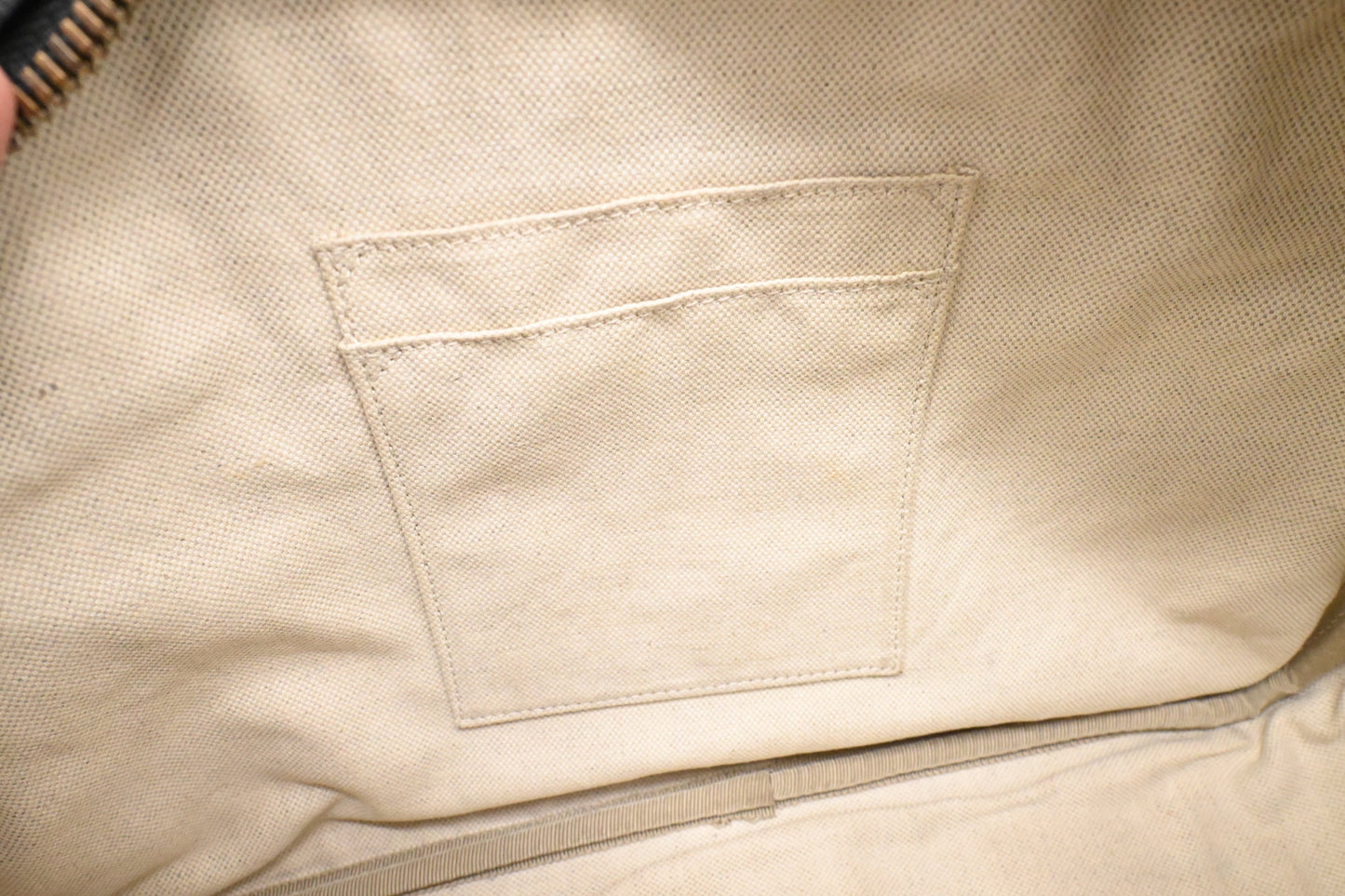 Gucci Messenger Bag in Black Leather