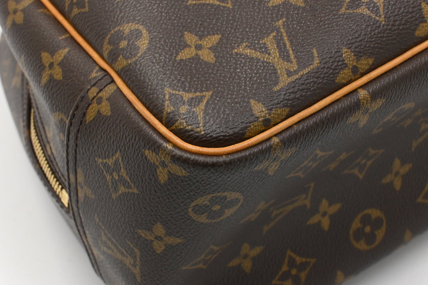 Louis Vuitton Deauville in Monogram Canvas
