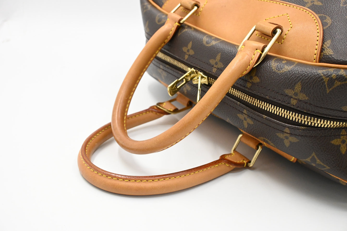 Louis Vuitton Deauville in Monogram Canvas