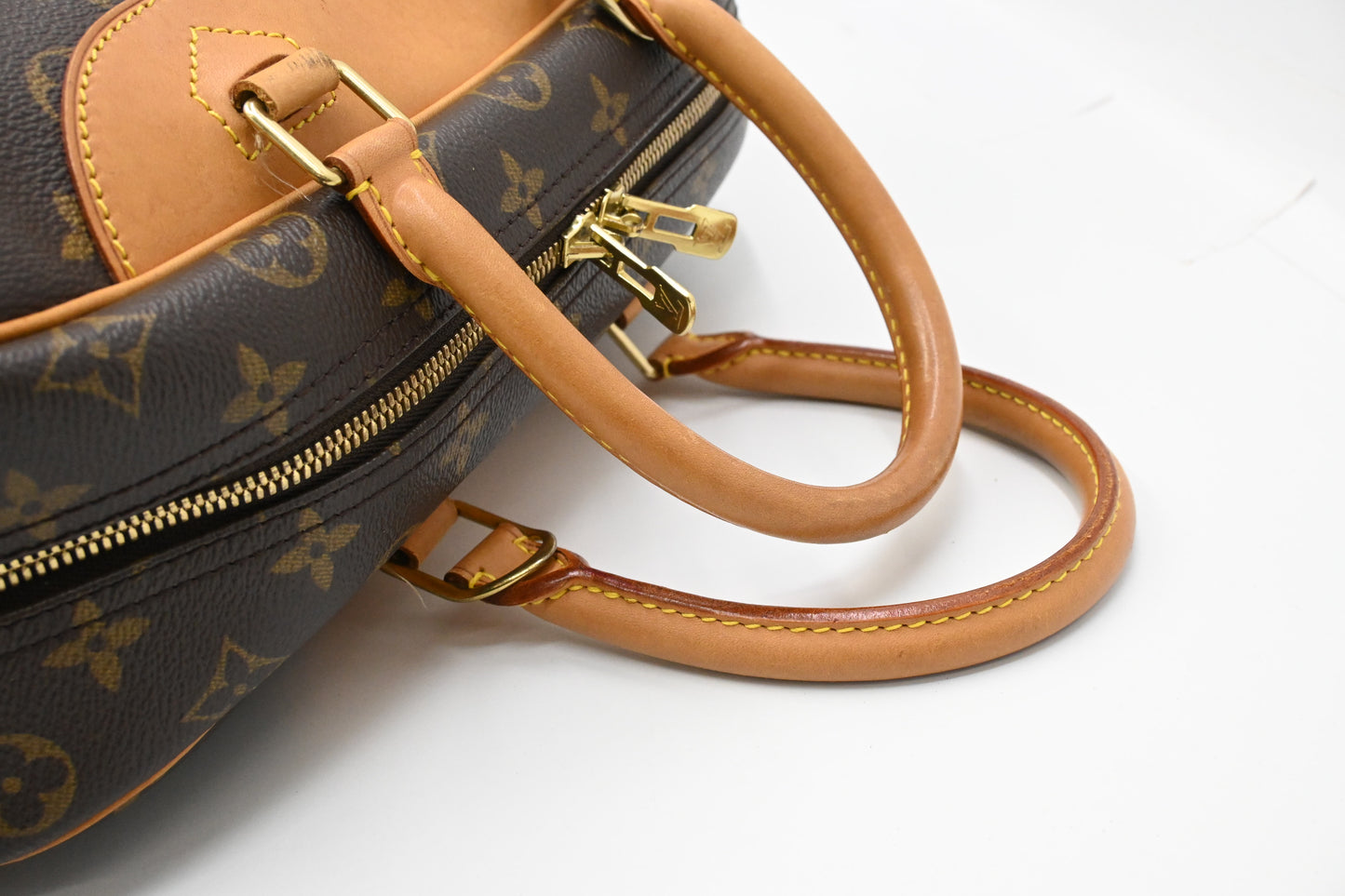 Louis Vuitton Deauville in Monogram Canvas