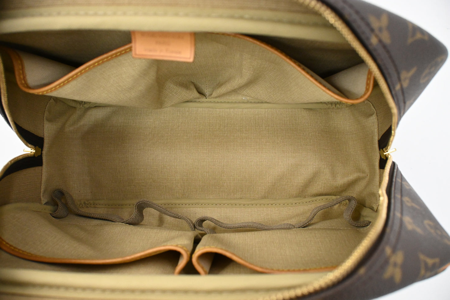 Louis Vuitton Deauville in Monogram Canvas