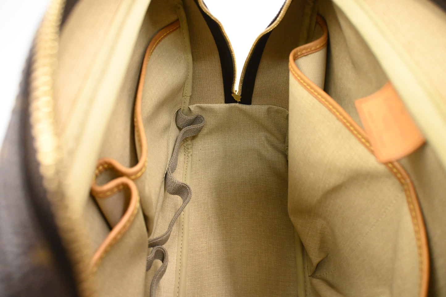 Louis Vuitton Deauville in Monogram Canvas