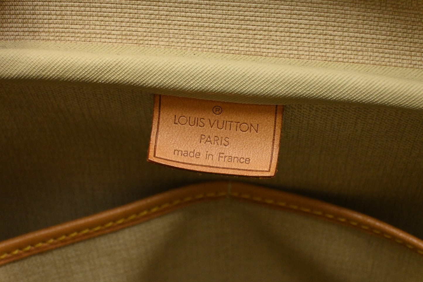 Louis Vuitton Deauville in Monogram Canvas