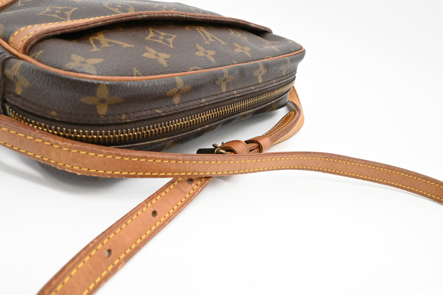 Louis Vuitton Trocadero 23 in Monogram Canvas
