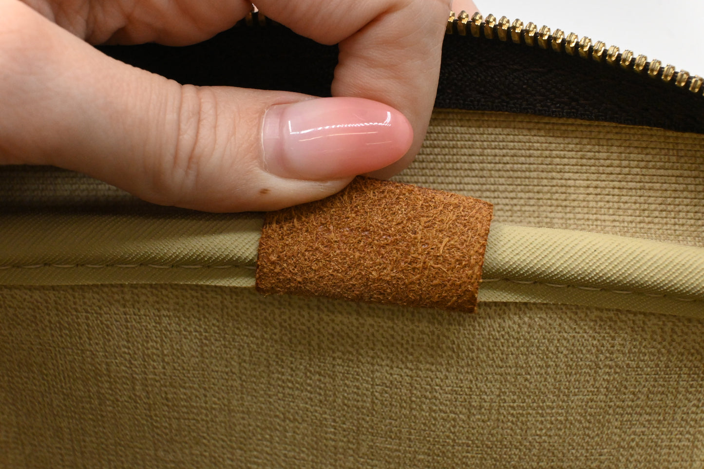 Louis Vuitton Deauville in Monogram Canvas