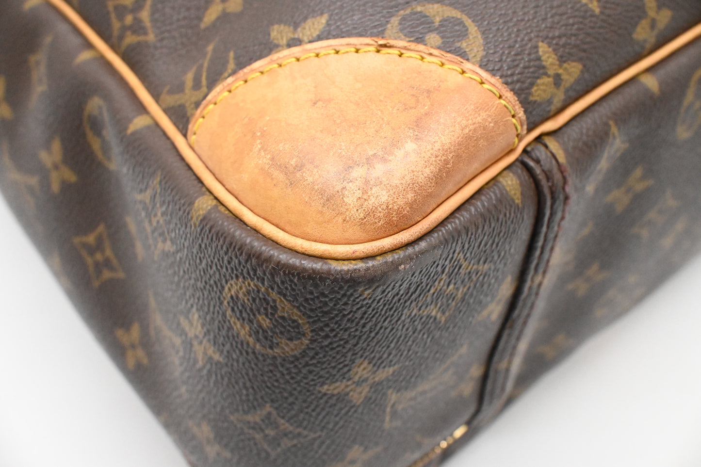 Louis Vuitton Sirius 50 in Monogram Canvas
