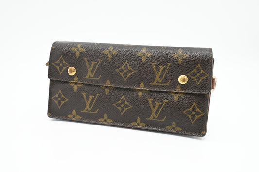 Louis Vuitton Accordion Wallet in Monogram Canvas