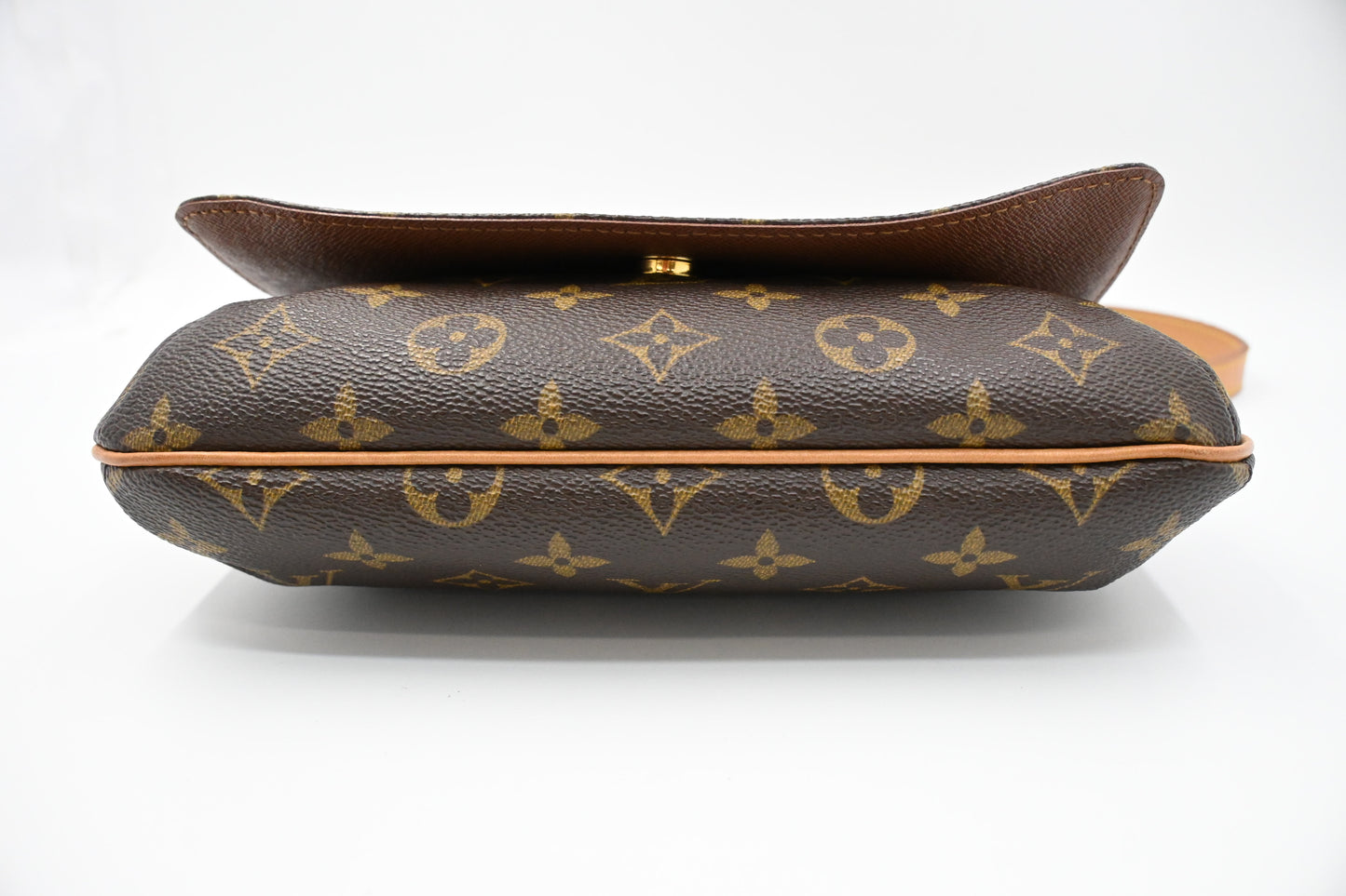 Louis Vuitton Musette Tango in Monogram Canvas