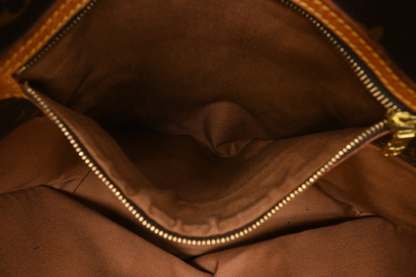 Louis Vuitton Sac Shopping 48 in Monogram Canvas