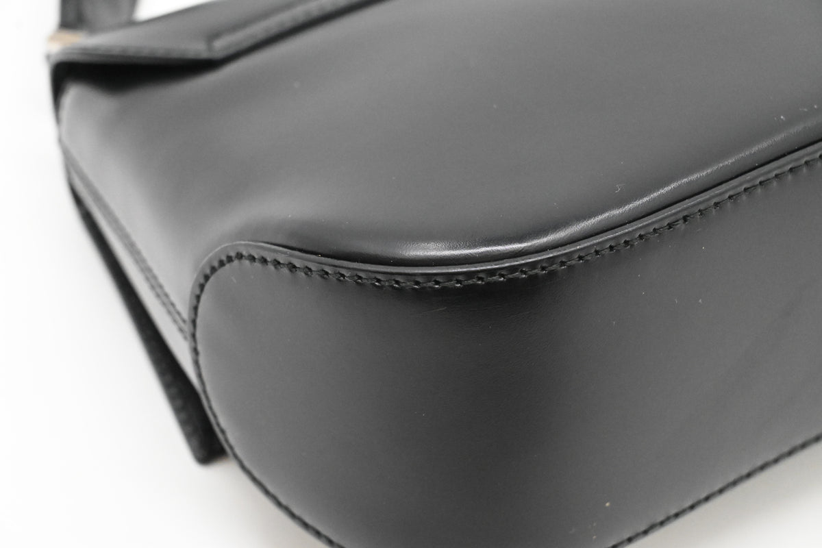 Ferragamo Shoulder Bag in Black Leather