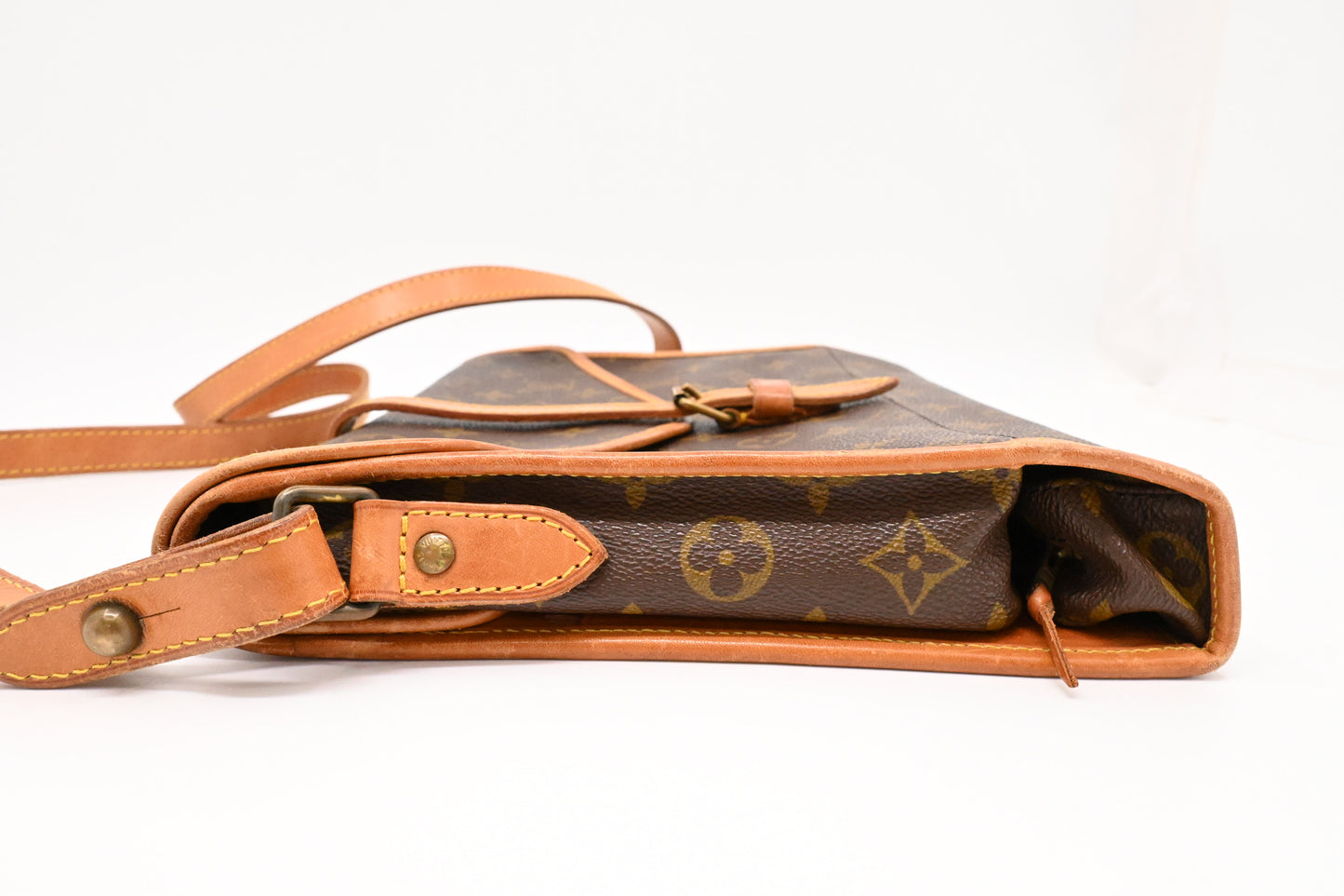 Louis Vuitton Serviette Portable Pliante in Monogram Canvas