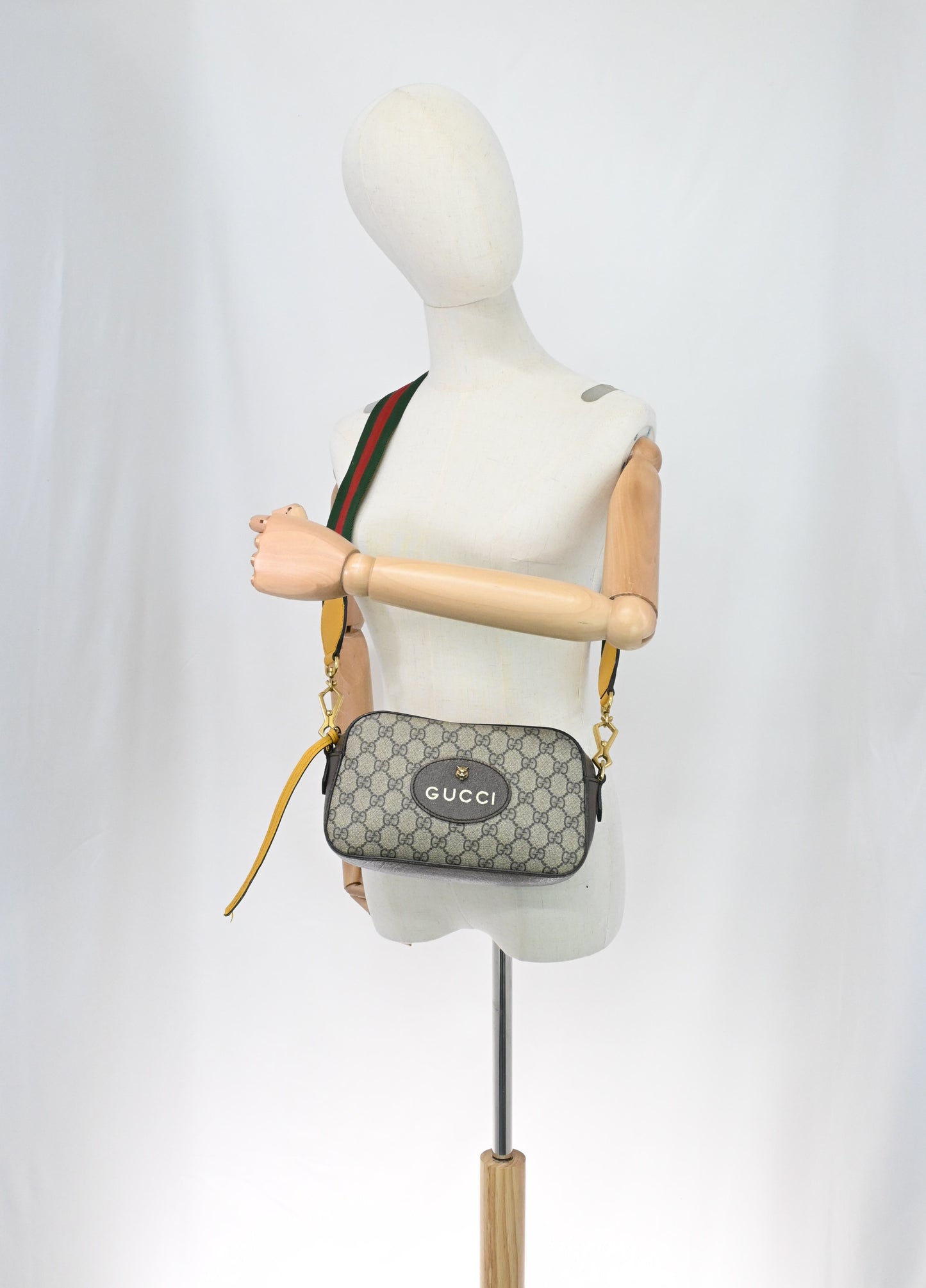 Gucci Neo Vintage Camera Bag in GG Supreme Canvas