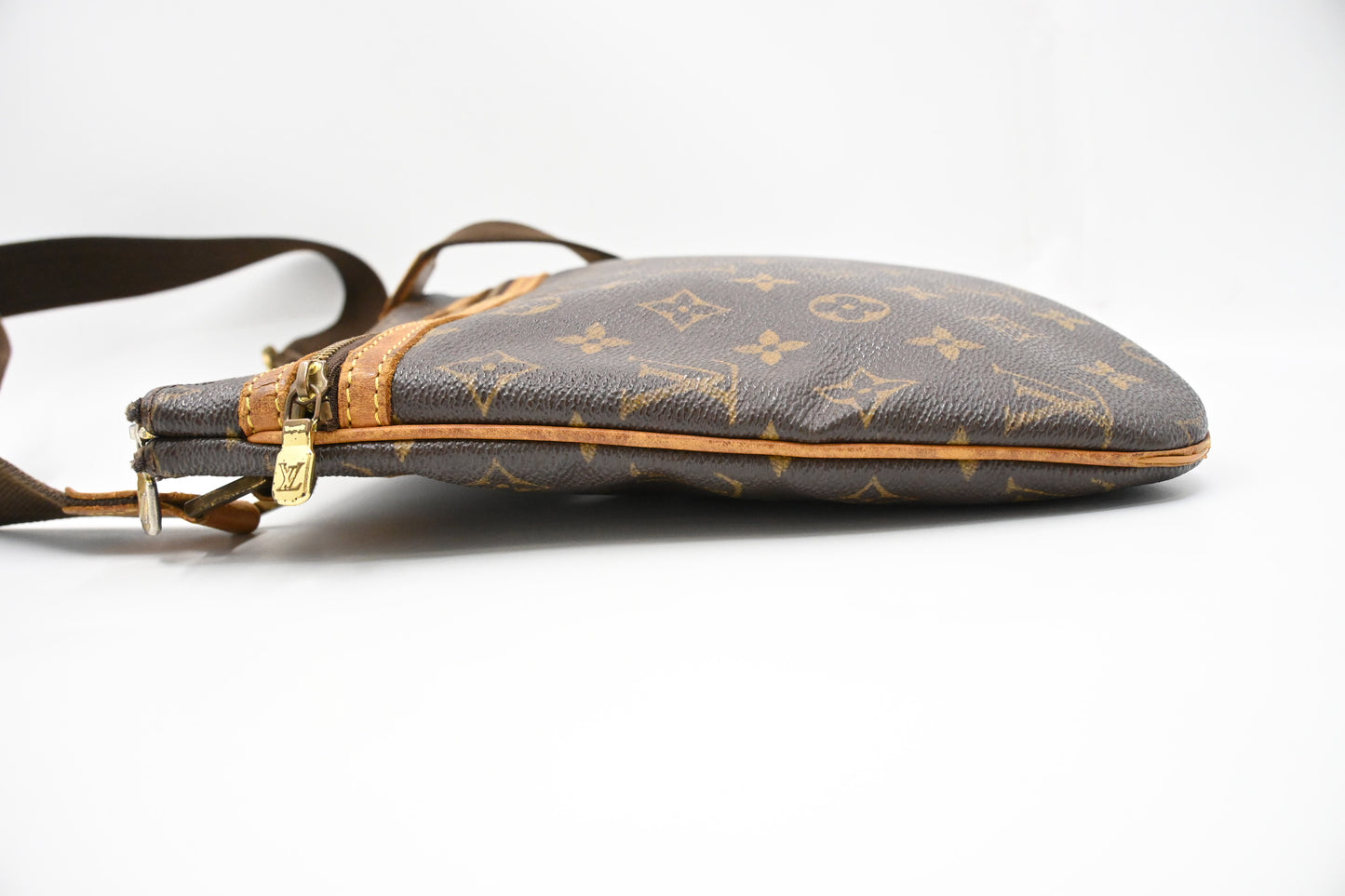 Louis Vuitton Pochette Bosphore in Monogram Canvas