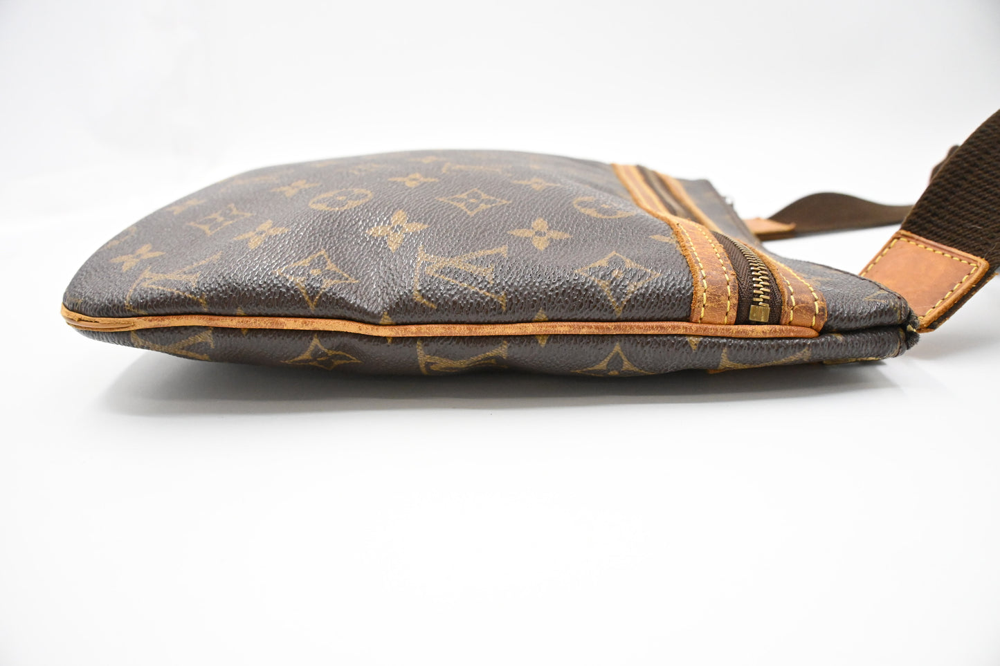 Louis Vuitton Pochette Bosphore in Monogram Canvas