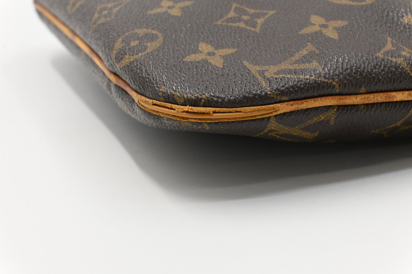 Louis Vuitton Pochette Bosphore in Monogram Canvas