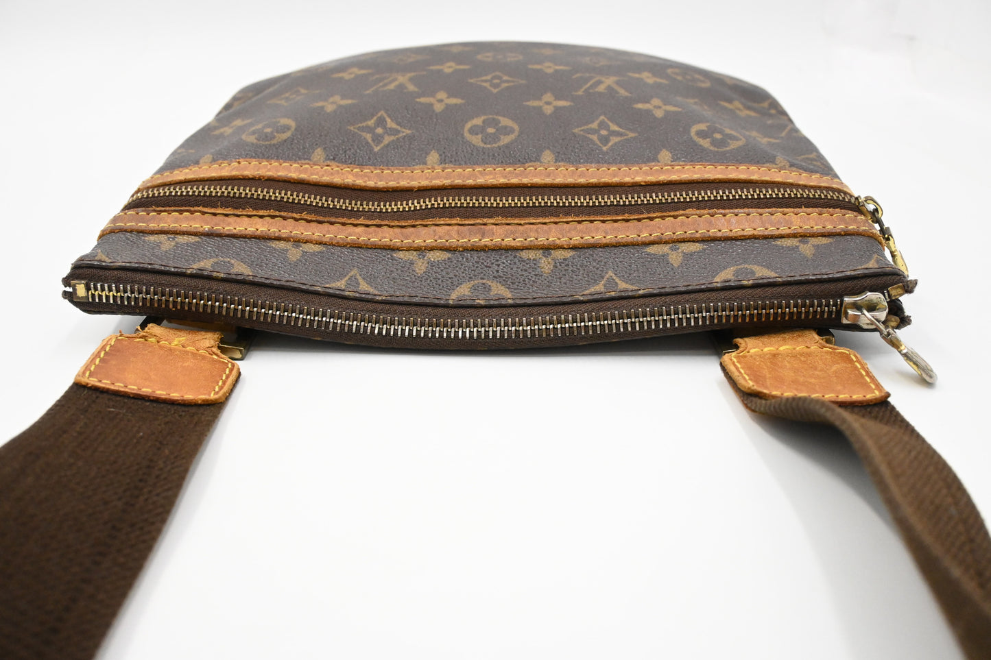 Louis Vuitton Pochette Bosphore in Monogram Canvas