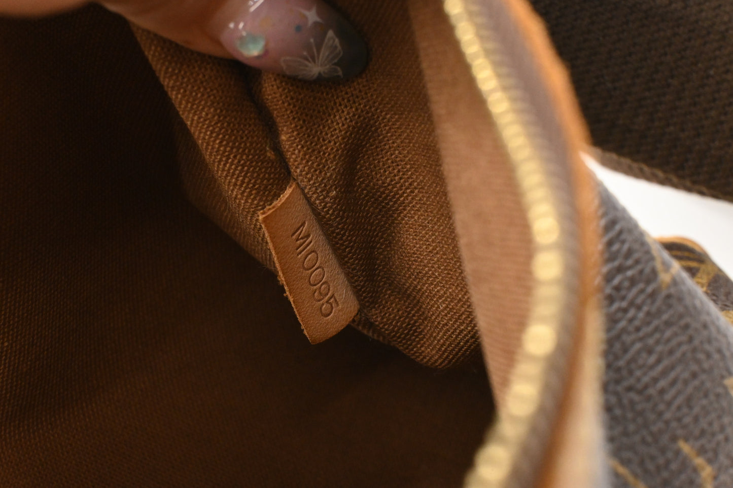 Louis Vuitton Pochette Bosphore in Monogram Canvas