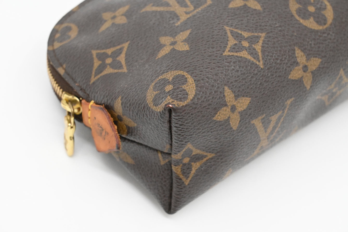 Louis Vuitton Pochette Cosmetique in Monogram Canvas