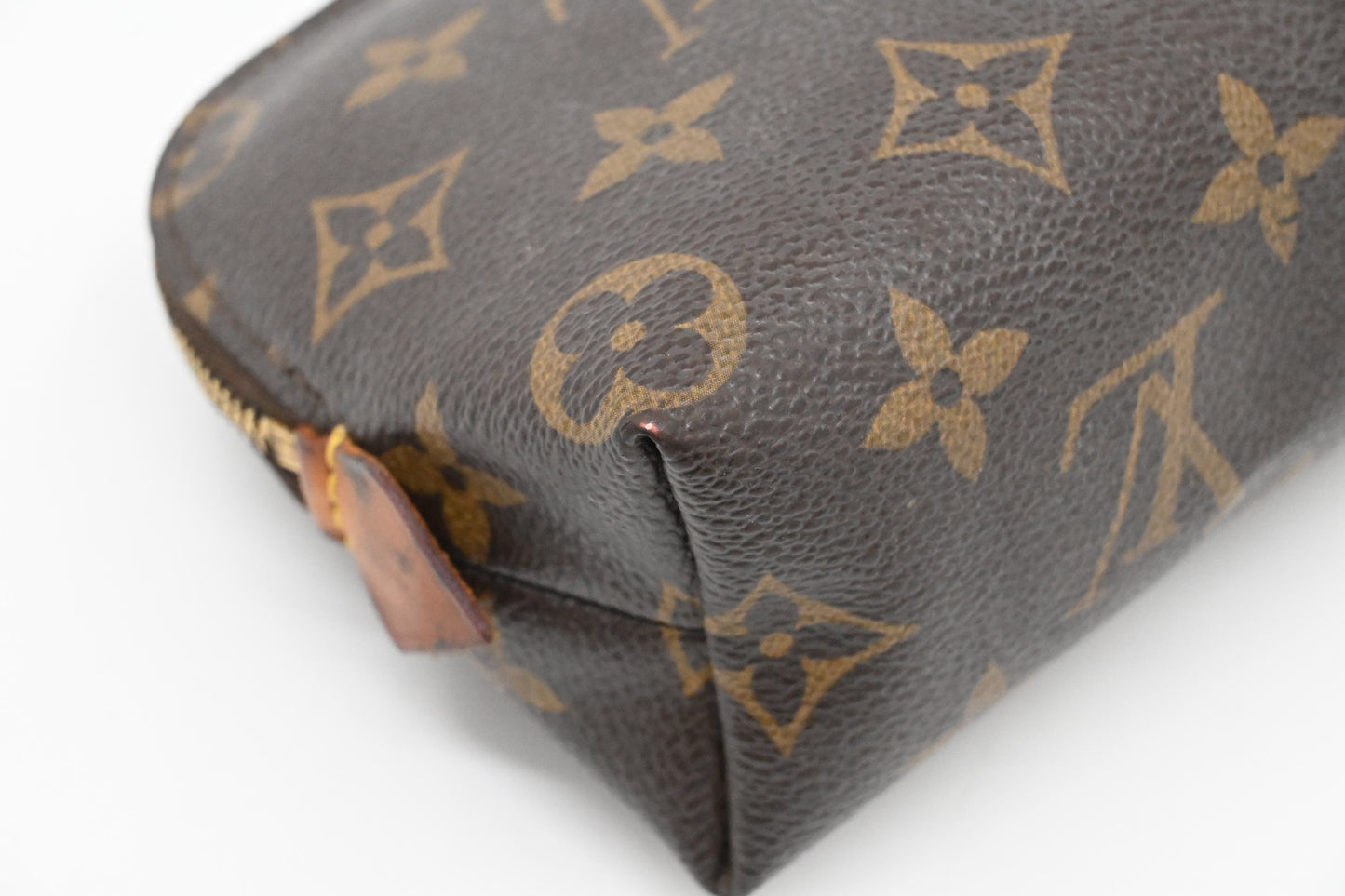 Louis Vuitton Pochette Cosmetique in Monogram Canvas