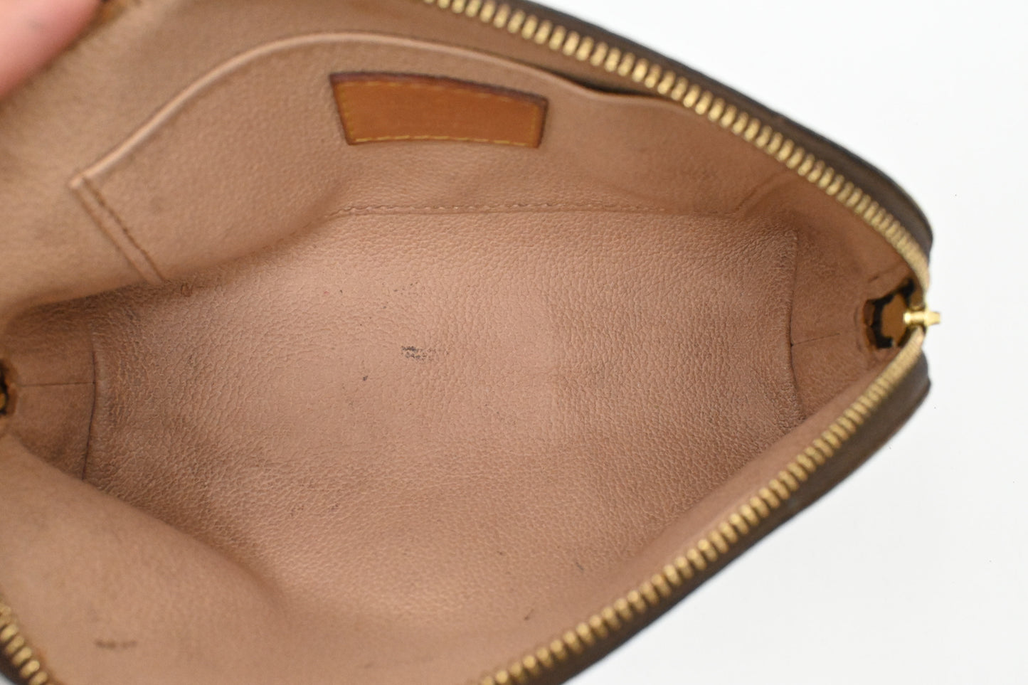 Louis Vuitton Pochette Cosmetique in Monogram Canvas