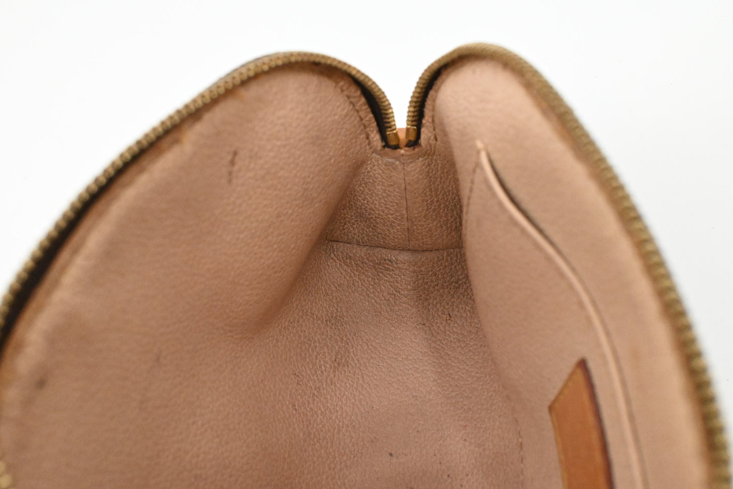 Louis Vuitton Pochette Cosmetique in Monogram Canvas