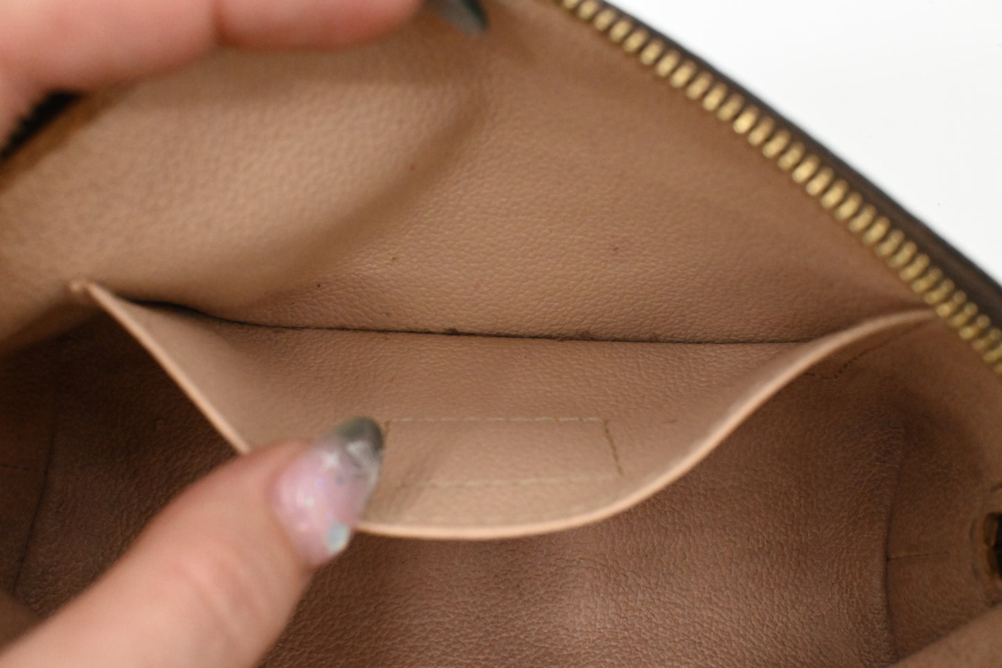 Louis Vuitton Pochette Cosmetique in Monogram Canvas