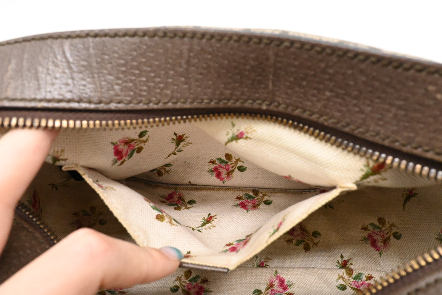 Gucci Neo Vintage Camera Bag in GG Supreme Canvas