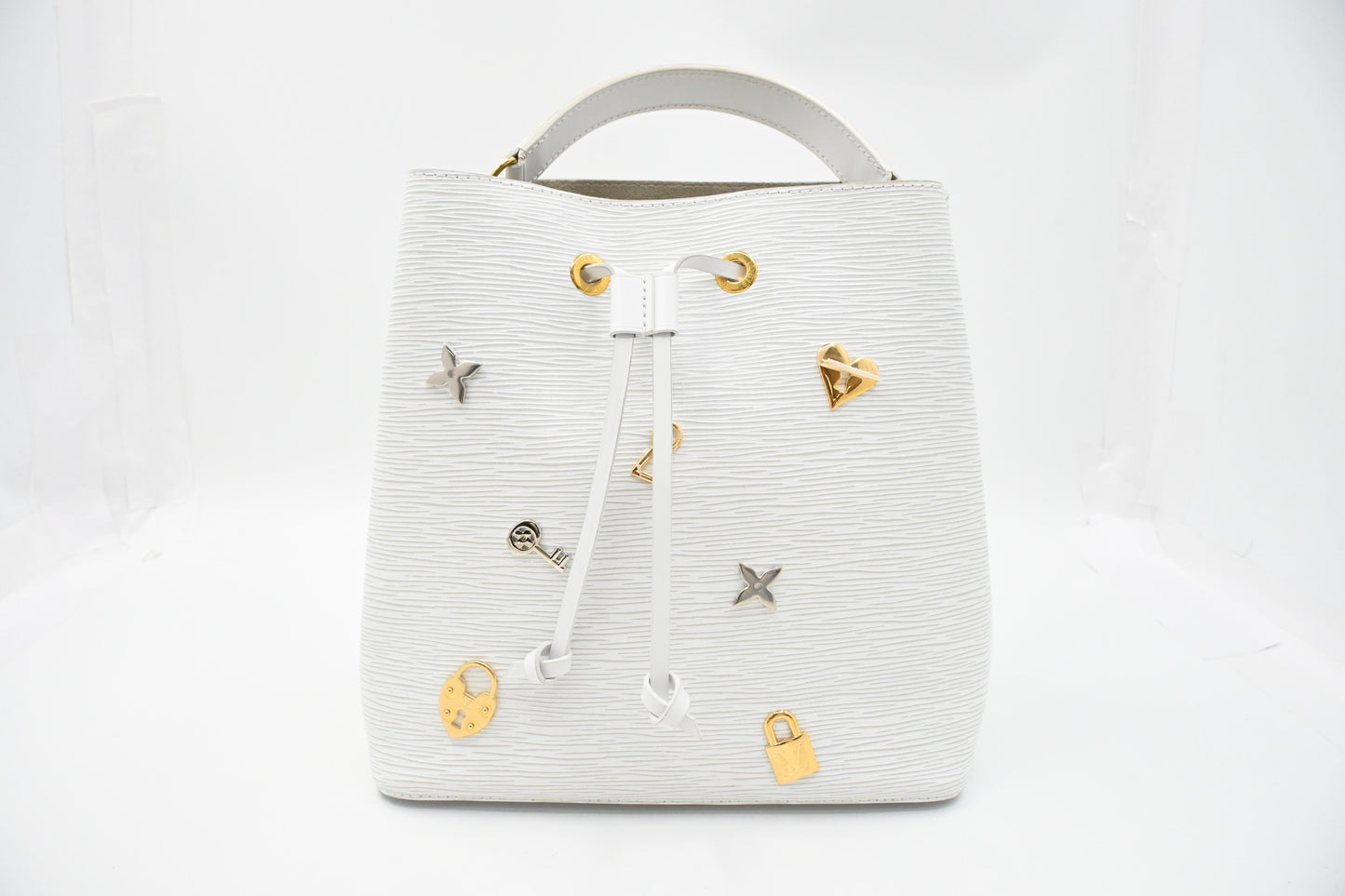 Louis Vuitton NeoNoe Lovelock MM in White Epi Leather