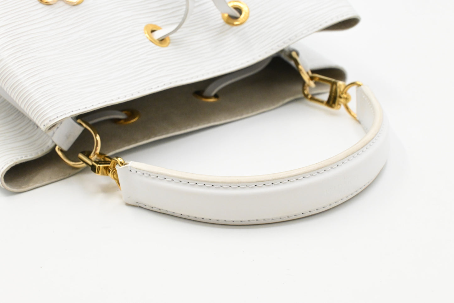 Louis Vuitton NeoNoe Lovelock MM in White Epi Leather