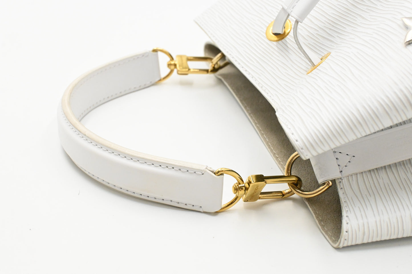 Louis Vuitton NeoNoe Lovelock MM in White Epi Leather