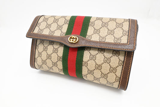 Gucci Clutch in GG Supreme Canvas