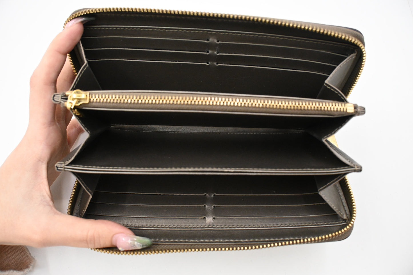 Louis Vuitton Zippy Wallet in Bronze Vernis Leather