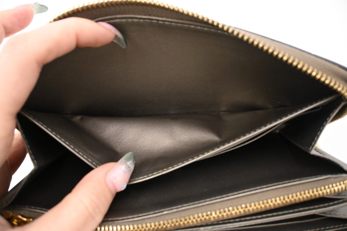 Louis Vuitton Zippy Wallet in Bronze Vernis Leather