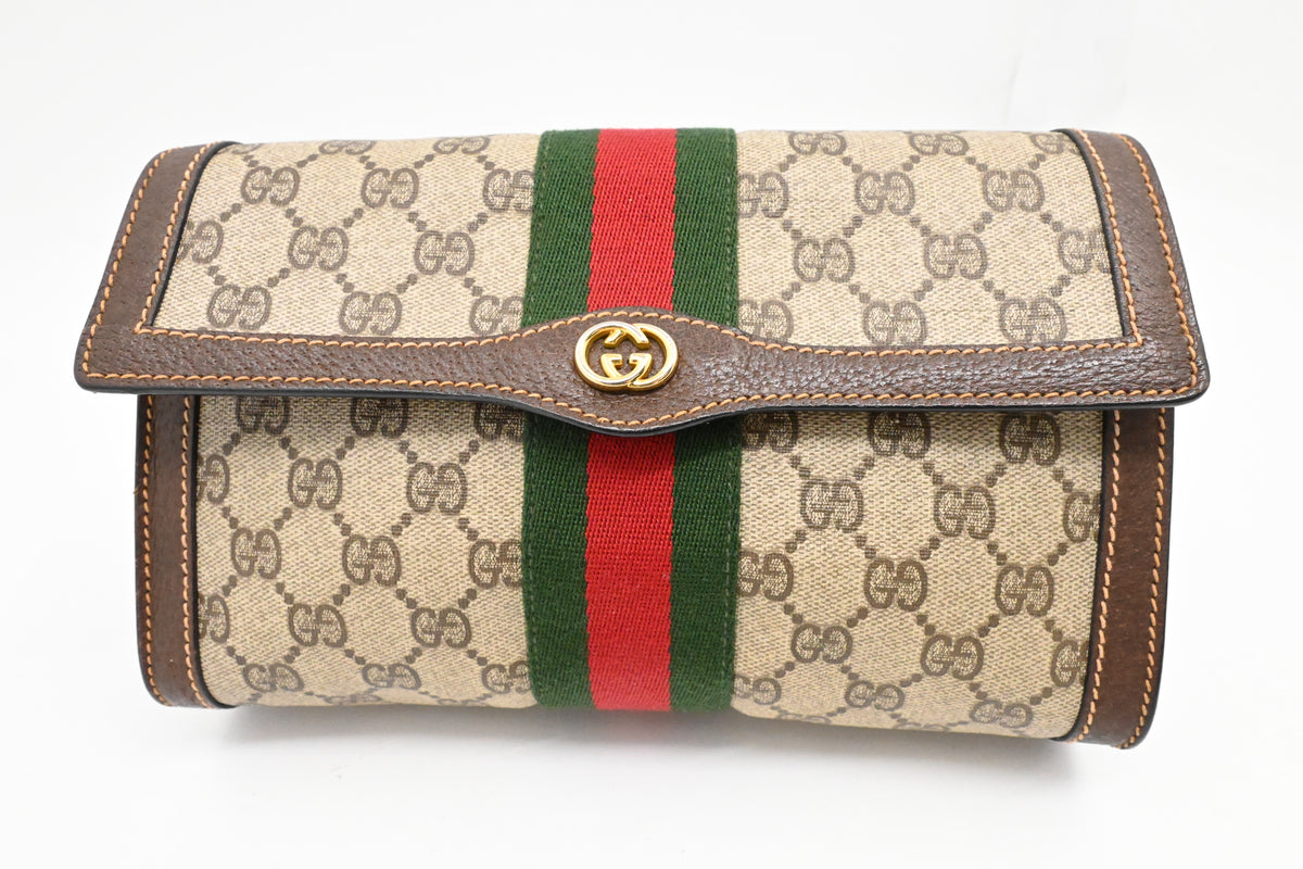 Gucci Clutch in GG Supreme Canvas