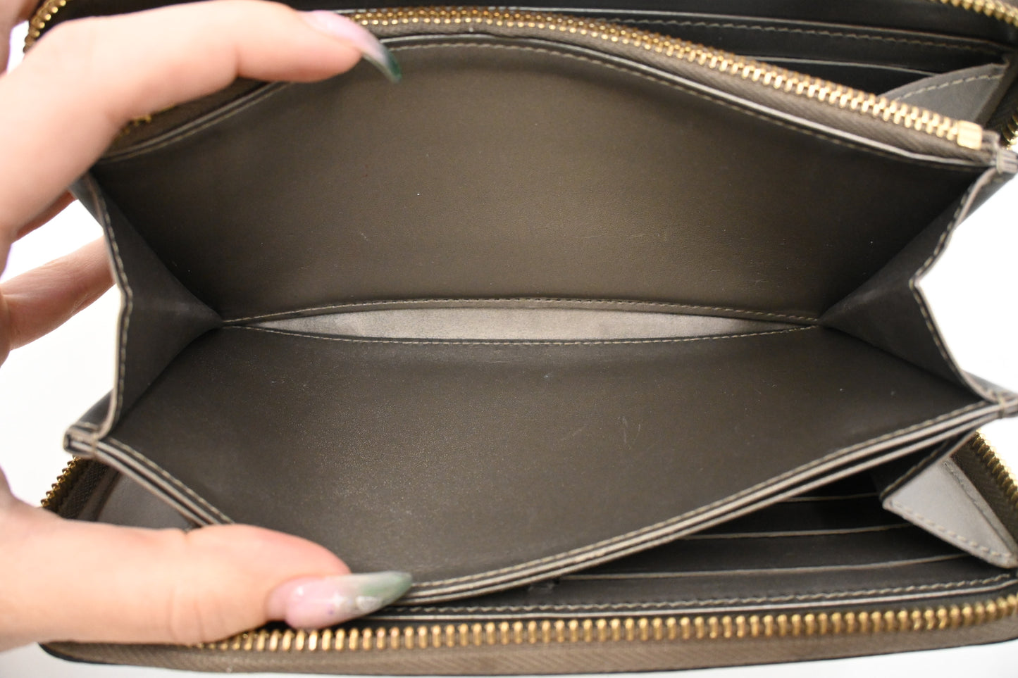 Louis Vuitton Zippy Wallet in Bronze Vernis Leather